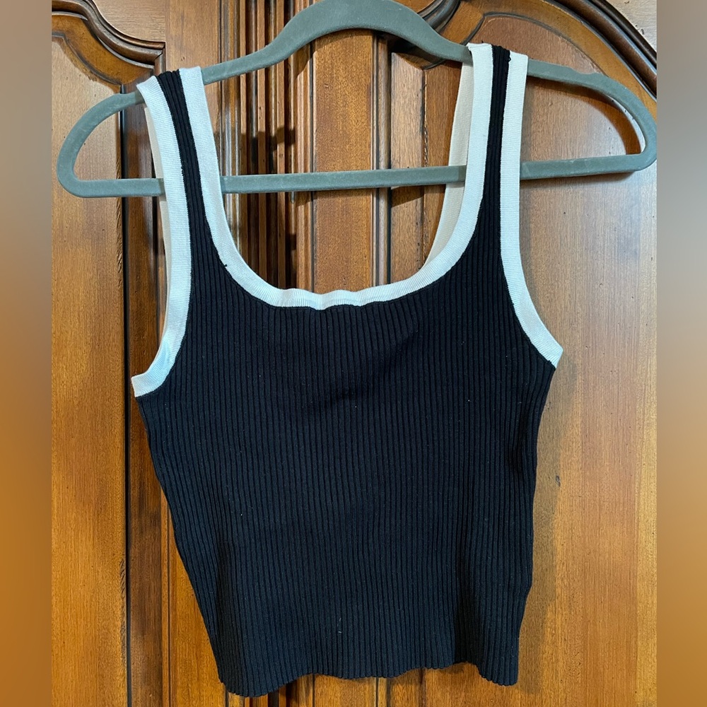 EUC ✨ Divided by H&M Black Ribbed Tank Top with White Trim